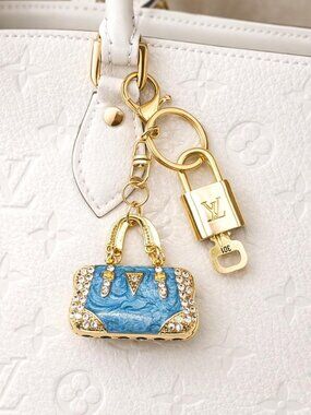 Authentic Louis Vuitton Gold Padlock 🔒 Shiny LV Key + Unbranded Bag Charm